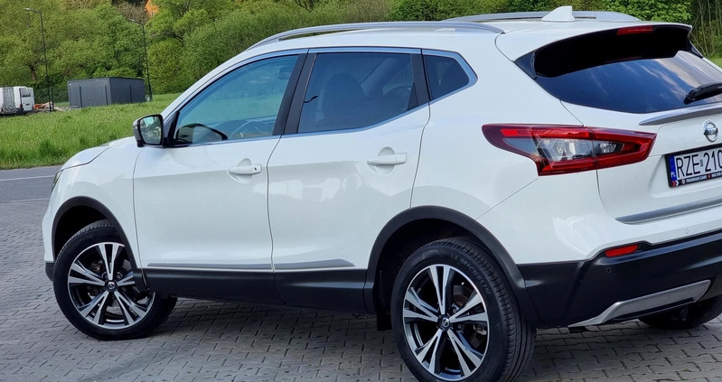 Nissan Qashqai cena 84300 przebieg: 37100, rok produkcji 2017 z Oświęcim małe 781